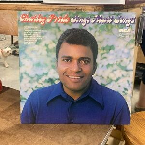 Charlie Pride Sings Heart Songs.